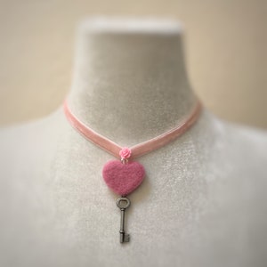 Valentine, Pink Choker, Heart Necklace, Rose, velvet band, Wool heart pendant, Choker, Key to the heart, velvet choker, felted jewelry