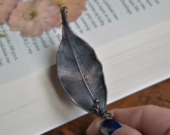 Leaf necklace, rustic necklace, simple pendant, minimalistic, copper necklace, nature jewelry, earthy necklace