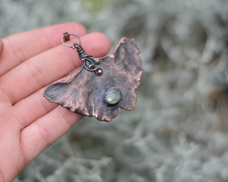 Ginkgo leaf necklace, blue labradorite, electroforming, 7th anniversary gift, botanical pendant zdjęcie 4