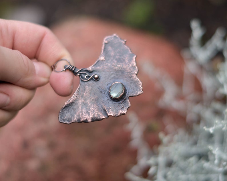 Ginkgo leaf necklace, blue labradorite, electroforming, 7th anniversary gift, botanical pendant zdjęcie 2