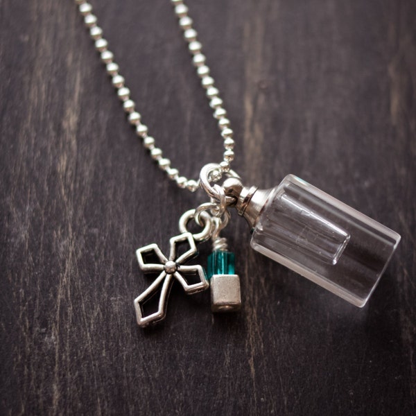 Cross Essential Oil Aromatherapy Diffuser Necklace w/free EO Sample