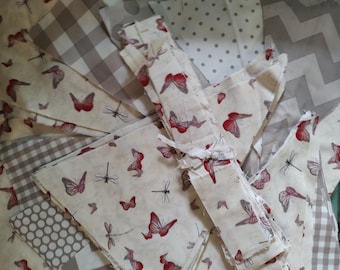 What a great deal!! Approx 6 yds total. Triangle Pennants, napkins or placemats, tie strips, BUTTERFLY and DRAGONFLY checks, dots