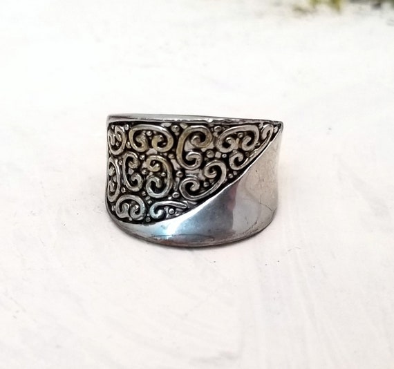 Vintage Curls Ring, Wide Band, Antique Silver Col… - image 1