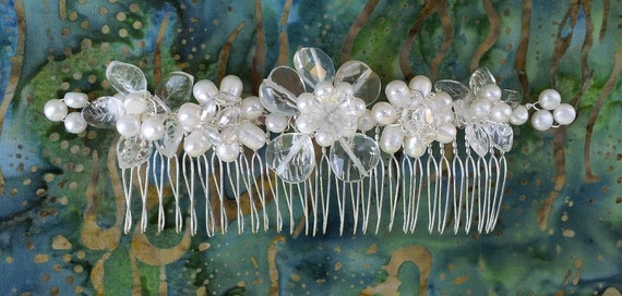 Crystal Leaves Hand-Wired Comb Hand-Wired Swarovski Crystal Leaf Motif Comb Set | David main image 3