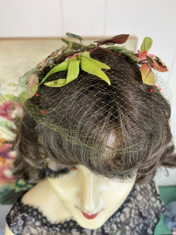 Vintage Fascinator Floral Veil 1950's Flowered He… - image 3