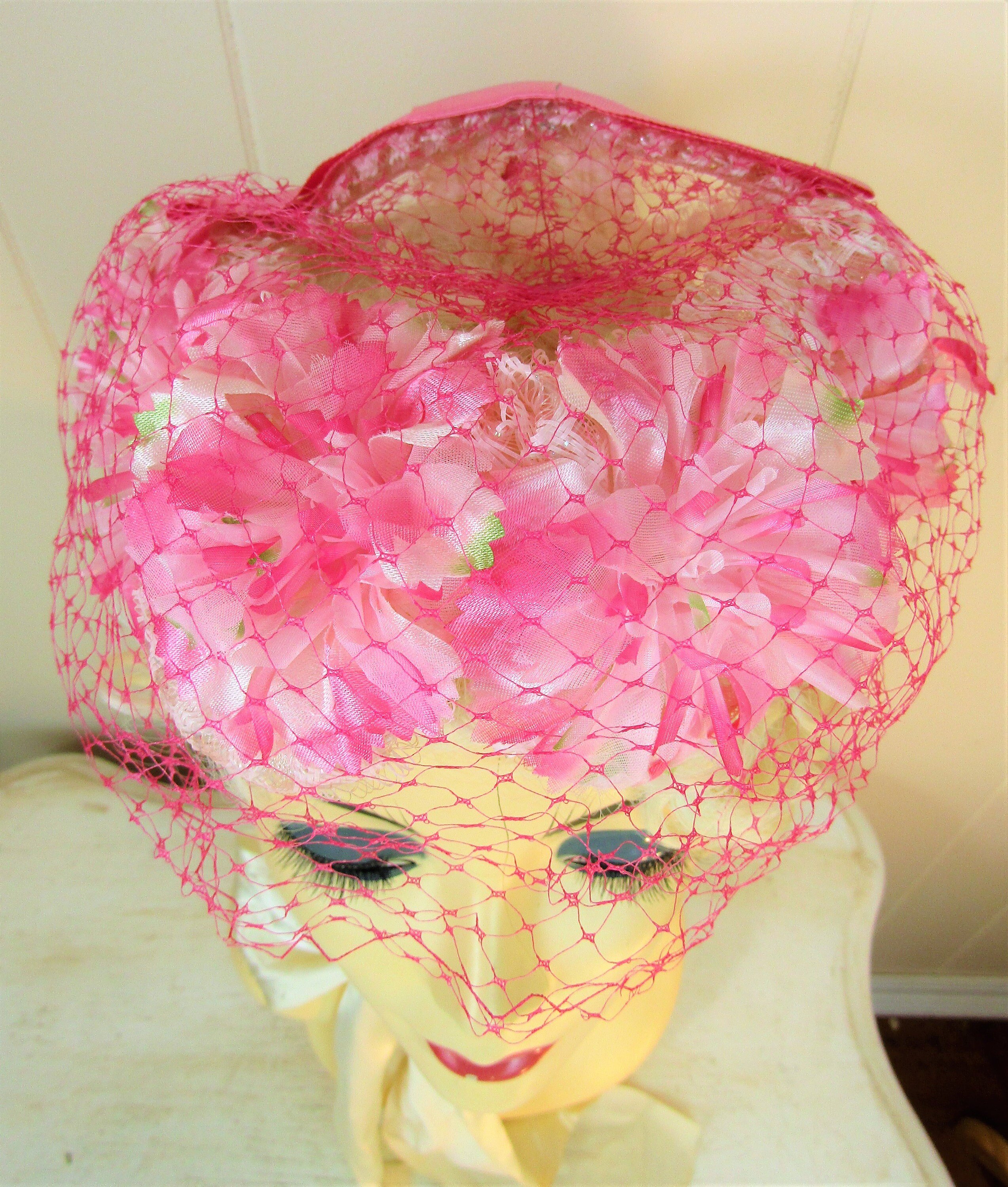 Vintage Floral Hat Vintage Flowered Hat Candy Pink Flowered  display picture 3
