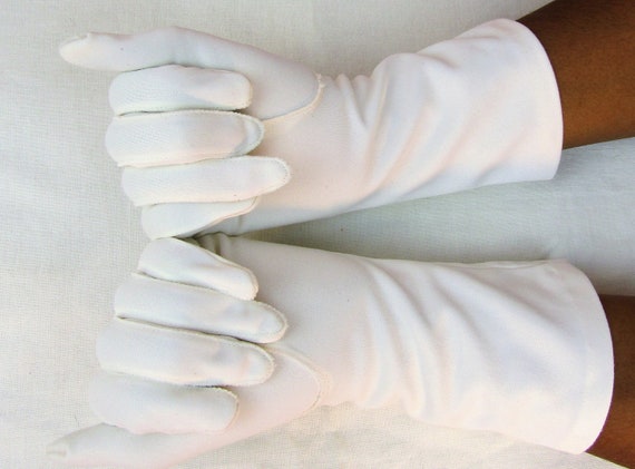Vintage 1950's Long Wrist Gloves Size 6 1950's Wh… - image 6