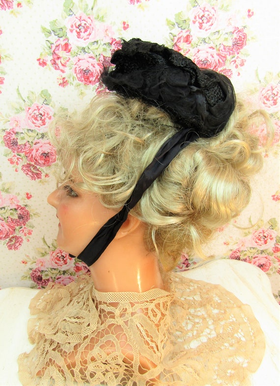 Antique Victorian 1860s Black Lace Chapeau Bonnet… - image 3