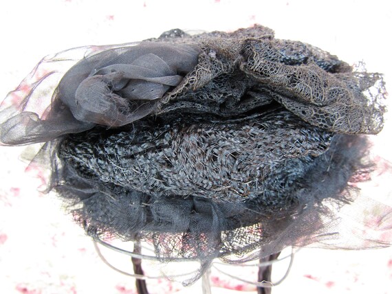 Antique Victorian Bonnet 1860’s Black Lace Chapea… - image 9