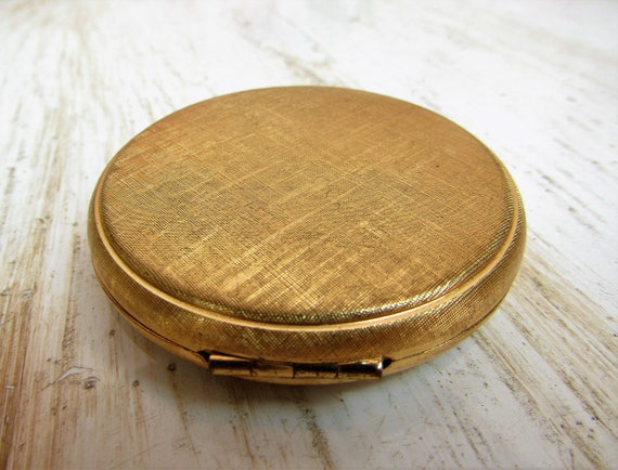 Vintage Compact Vintage Powder Compact Elizabeth … - image 6