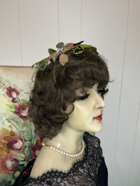 Vintage Fascinator Floral Veil 1950's Flowered He… - image 4