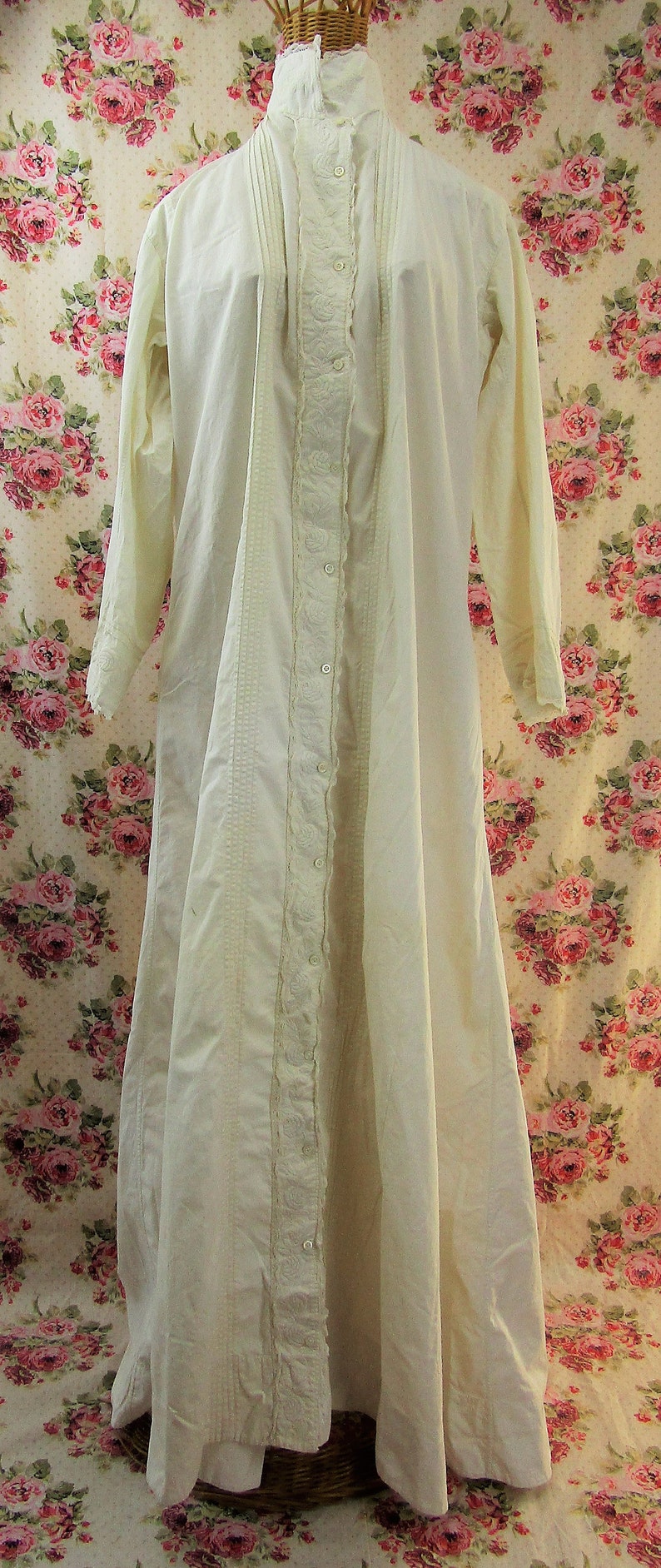 1800s nightgown