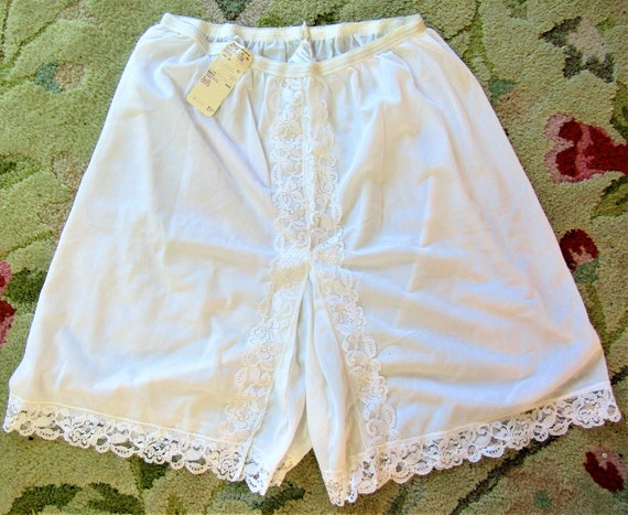 Vintage 1960s Underwear Tap Shorts Unworn Size S … - image 2