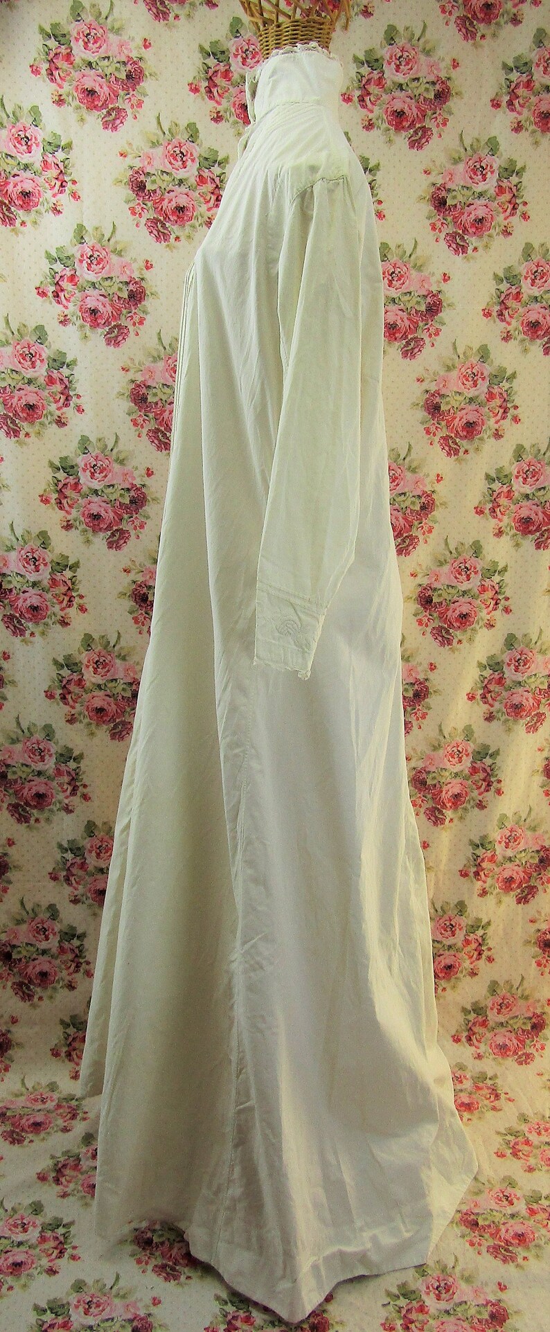 1800s nightgown