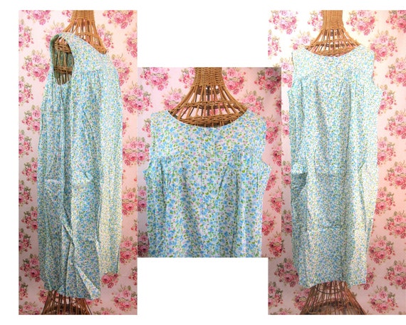 Vintage 1970's Housecoat Size Medium Vintage 70's