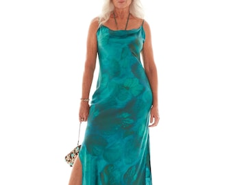 Vestido largo de seda en azul marino