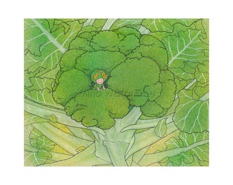 Pode incluir: Um brócolis verde com uma pequena pessoa com flores laranja no cabelo espiando do topo.