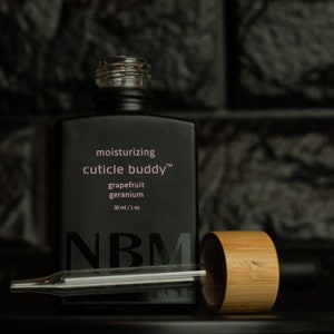 Cuticle Buddy ® Refill Dropper Cuticle Oil and Nail Oil for Nail Care Vegan. Cruelty-Free. Naturally scented w/ Grapefruit & Geranium. 30ml.