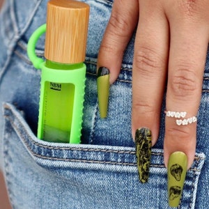 Cuticle Buddy ® Portable Cuticle Oil and Nail Oil for Nail Care - Vegan. Cruelty-Free. Naturally scented with Tea Tree & Eucalyptus. 8ml.
