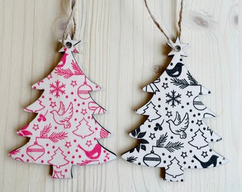Scandinavian Christmas decoration,  personalised mini wooden Chrismas tree, sustainable decor, Scandi gift tags, rustic Xmas place names