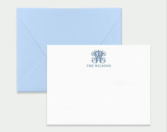 Tarjetas de felicitación clásicas con monogramas y nombres familiares, papelería personalizada.
