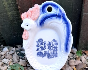 An Unusual VINTAGE Spoon Rest.  Ceramic. Chicken Shaped. With  Blue and White Pattern. Wall plaque.