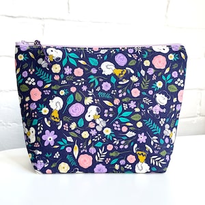 Pochette zippée doublée faite main - trousse - trousse de toilette - pochette d'articles de toilette - sac à chaussettes - tricot - crochet - médical - cadeau unique - maquillage