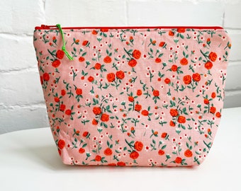 Handmade zippered pouch - toiletry bag - pencil case - Floral