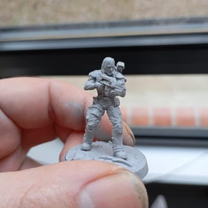 32mm sci-fi miniatures, Colonial Marine, Sgt John Winters, tabletop, aliens, wargaming, miniatures