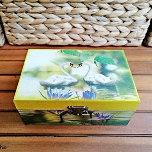 Caja de joyería de lirio de agua del lago de cisnes blancos, caja de baratijas de joyería de loto Nenuphar, caja de madera de recuerdo de memoria, arte Decoupage