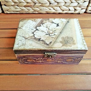 Shabby Chic flowers Jewellery Box, Flower Jewelry Trinket Box, Memory keepsake wooden box, Decoupage art