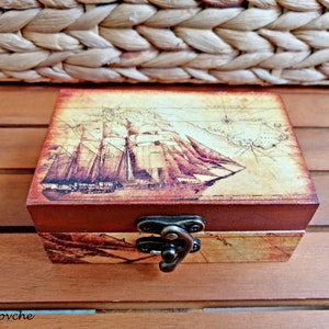 Boîte à bijoux carte du monde, boîte à bijoux bateau pirate, boîte à bijoux en bois de style vintage, boîte en bois souvenir, découpage de carte du monde antique
