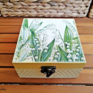 Lily of the valley white jewelry Box, White flower Memory keepsake wooden box, Wedding trinket box, Bridesmaid gift box, Shabby chic art