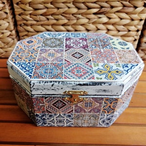 Portagioie in piastrelle marocchine, grande scatola dei ricordi in legno shabby chic, arte marocchina, scatola per gingilli con anelli Decoupage