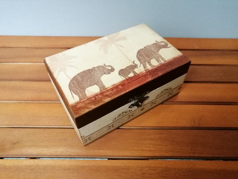 Elephant gift Wooden Elephant box Sunset African box Decoupage keepsake box Elephant Indian decor Trinket box Jewelry Storage box