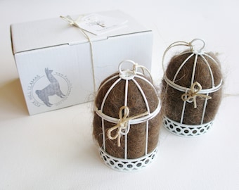 Small Bird Nester in Gift Box. Llama nesting material for wild birds, bird houses, nest boxes. Birdbath accessory for eco, nature gardens