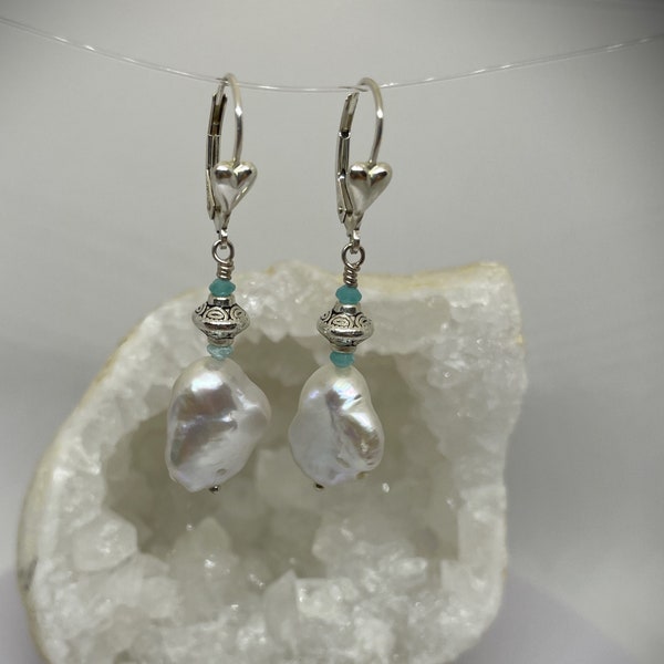 White baroque pearl earring, white pearl, heart, heart jewelry, French sterling silver hook, apatite pearl.
