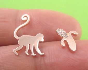 Orecchini a bottone con scimmia e mini banana in argento sterling - Italia