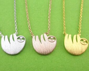 Colar com pingente em formato de preguiça sorridente e fofo, inspirado em animais, em prata, ouro ou ouro rosa | Joias minimalistas feitas à mão com animais