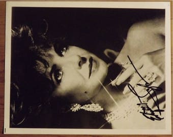 Elizabeth Taylor B&W Signed Photograph 8X10