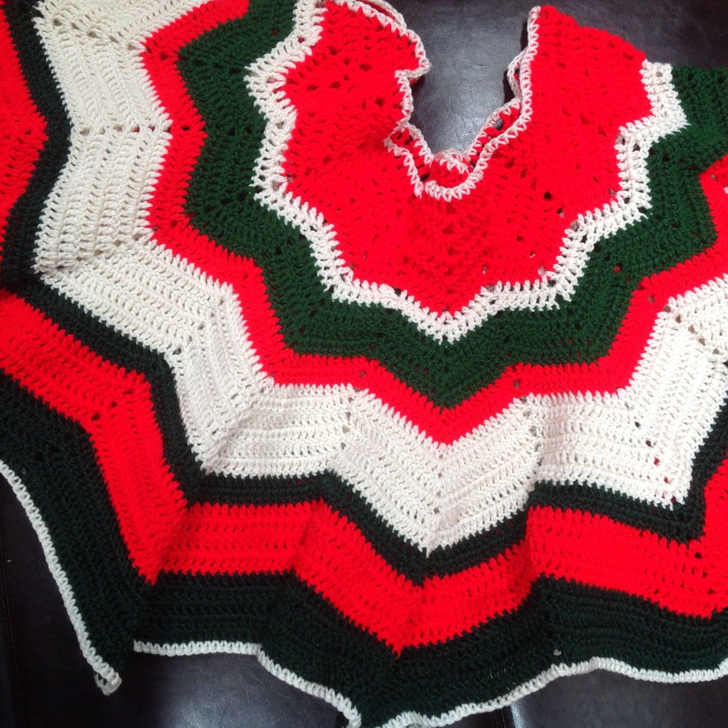 Traditional Tree Skirt 