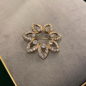 Vintage A&S Attwood Sawyer Brosche vergoldet Blumenform Pin 1970er Jahre