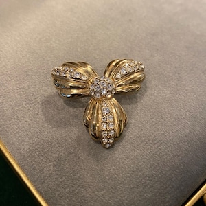 Vintage A&S Attwood Sawyer Brosche vergoldet Blumenform Pin 1970er Jahre