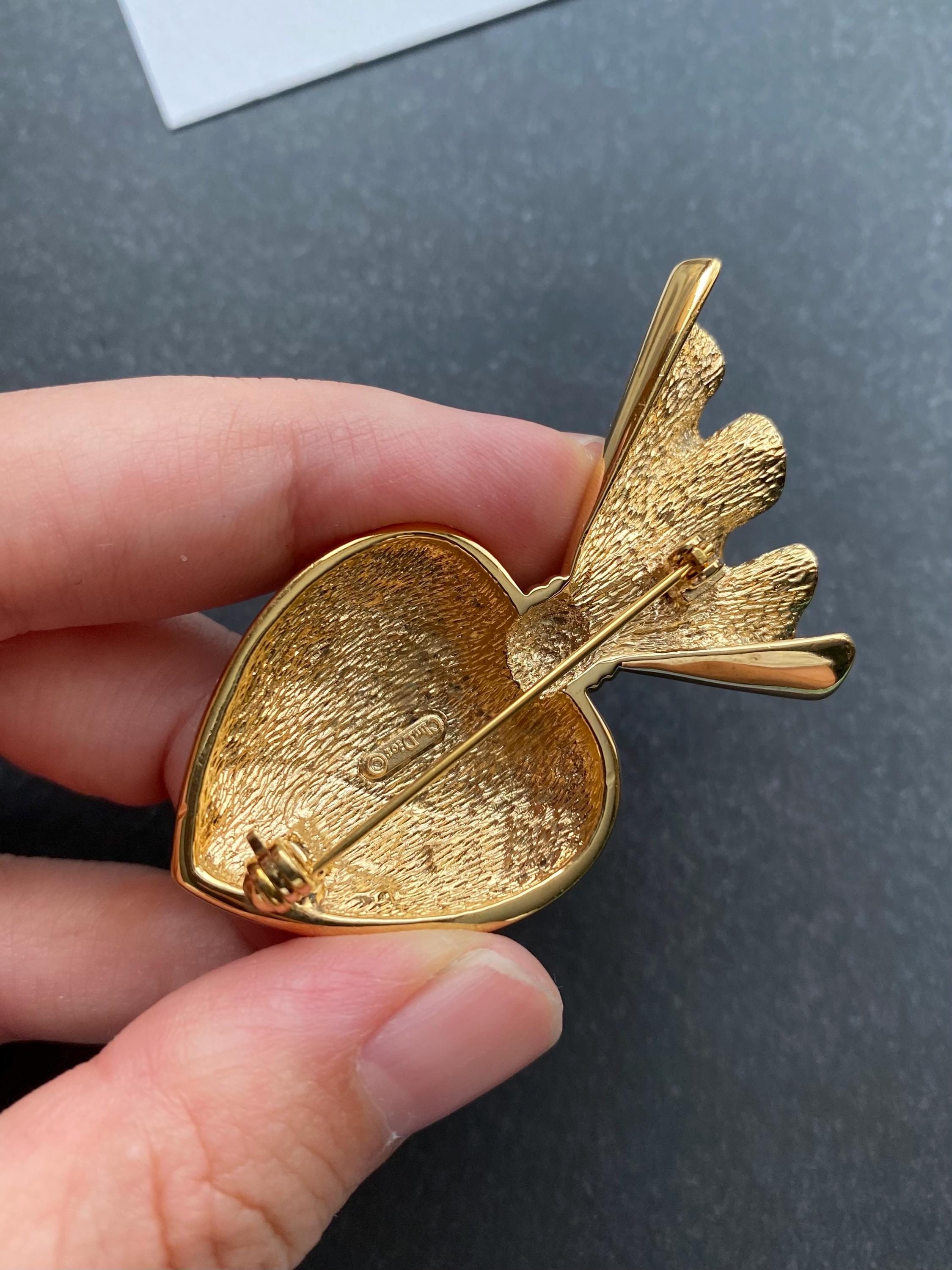 Christian　Dior　ハートブローチ　矢デザイン　クリスチャンディオール Vintage Christian Dior Signed Brooch Heart Ribbon Design Gold