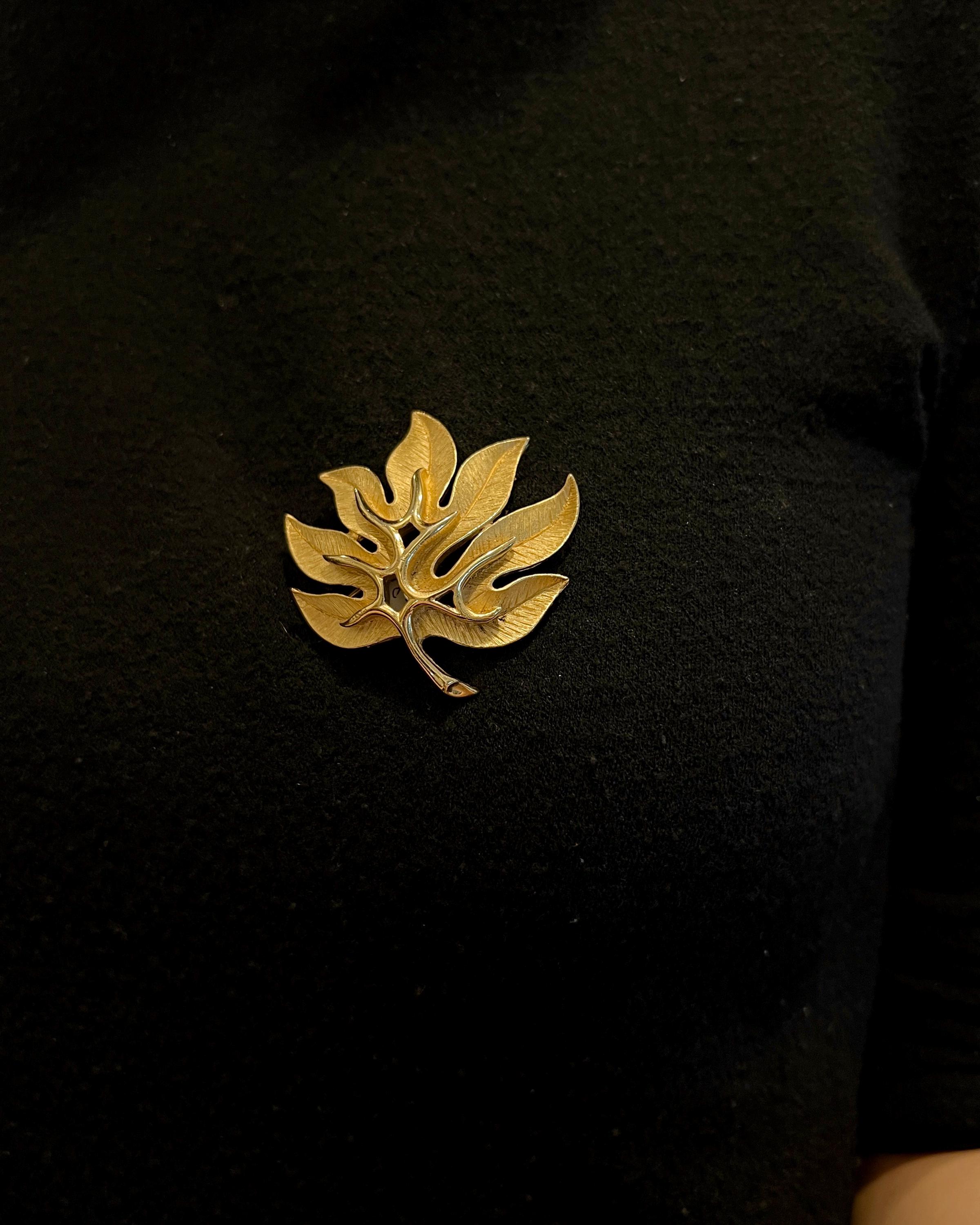 Broche Vintage Filigrane En Forme De Feuille - Bijou Ancien Et Délicat