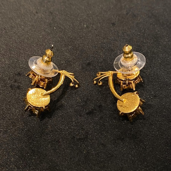 Vintage flower shape unsigned Ruby red stone gold… - image 2