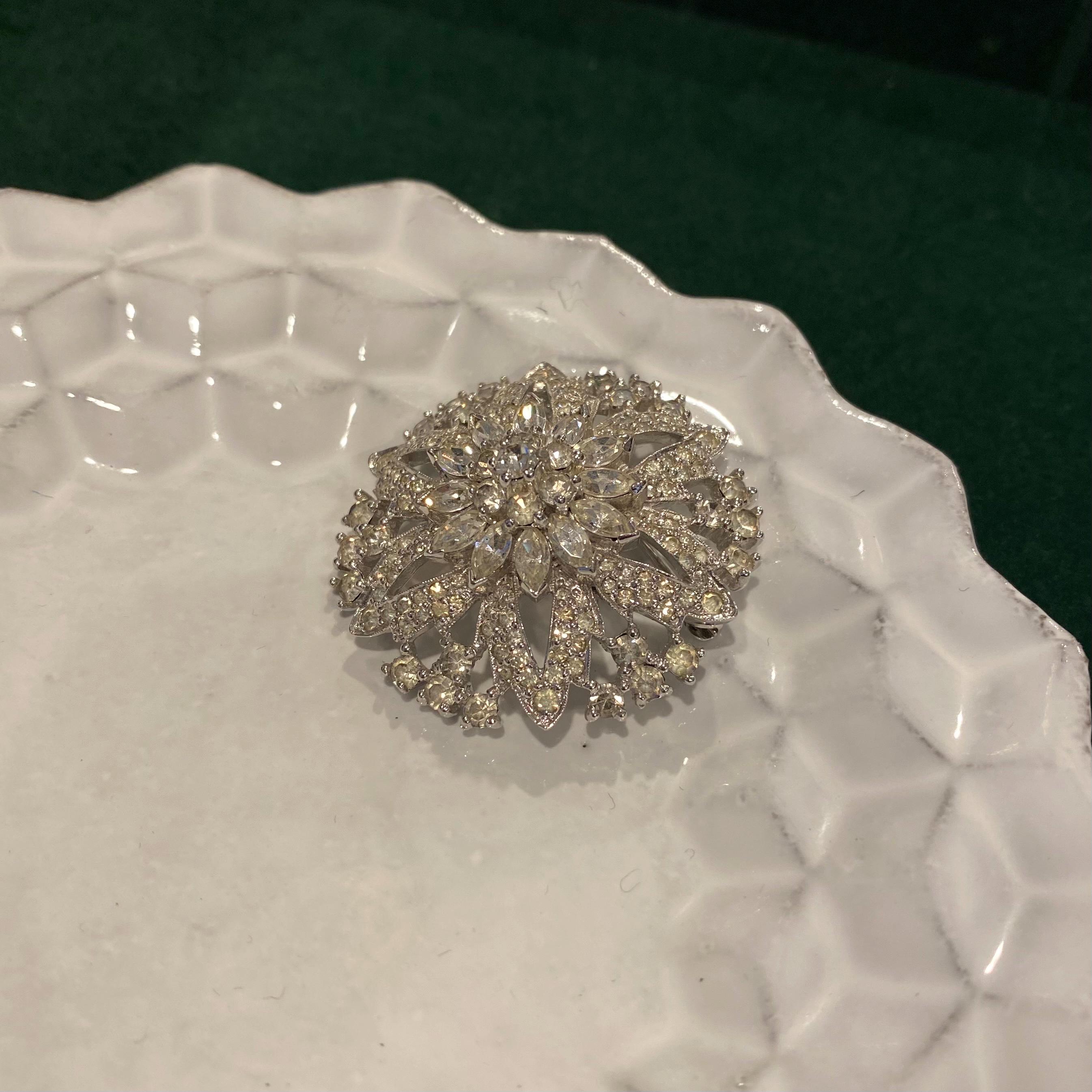 maho＊* handmade  Vintage Jomaz Manmade Brooch Silver-plated White Rhinestone
