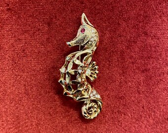 Attwood Sawyer Brooch Vintage - Etsy