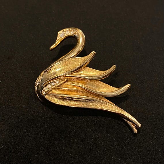 Christian Dior ブローチ　スワン　白鳥　ディオール　ヴィンテージ Vintage Christian Dior Signed Brooch Gold-plated Swan Shape