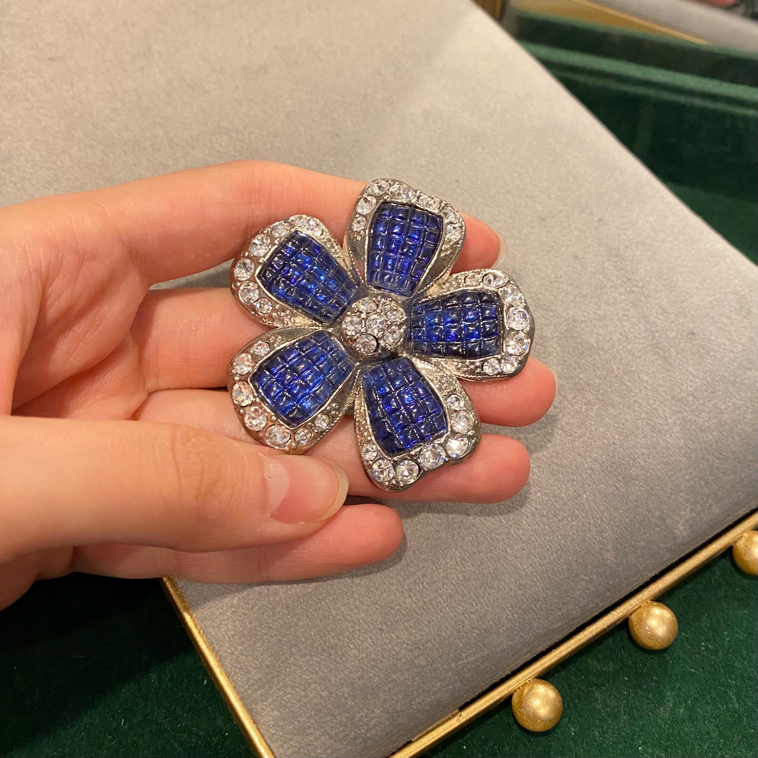 Spilla Donna Con Fiore In Lega Smaltata E Strass Blu - Design 3D Elegante, Confezione Regalo - Coolmetaljacket - 2